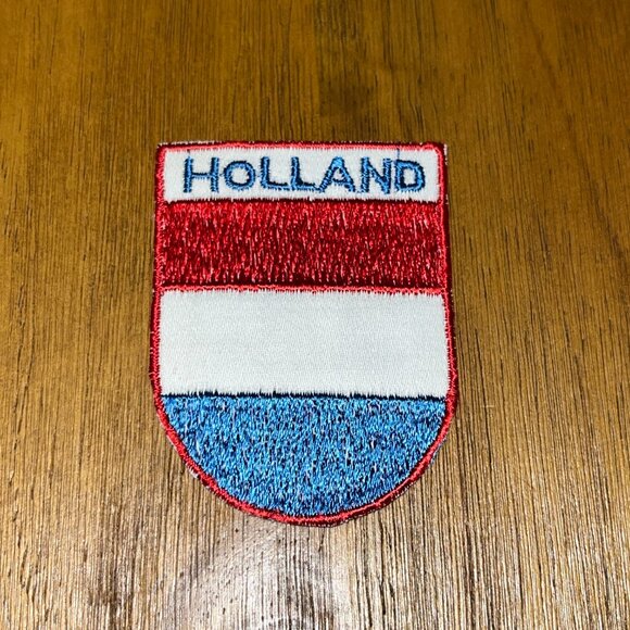 Set of 12 vintage European travel souvenir patches cloth and embroidered - Picture 9 of 13